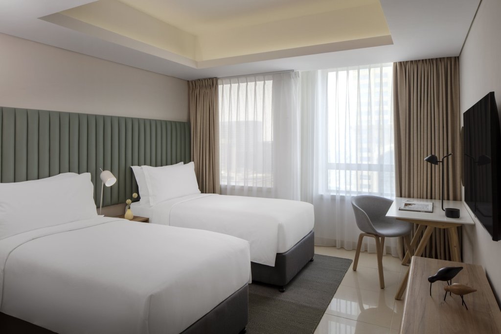 Staybridge Suites Dubai Internet City, An IHGHotel 8
