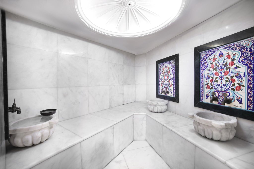 White Monarch Hotel 3