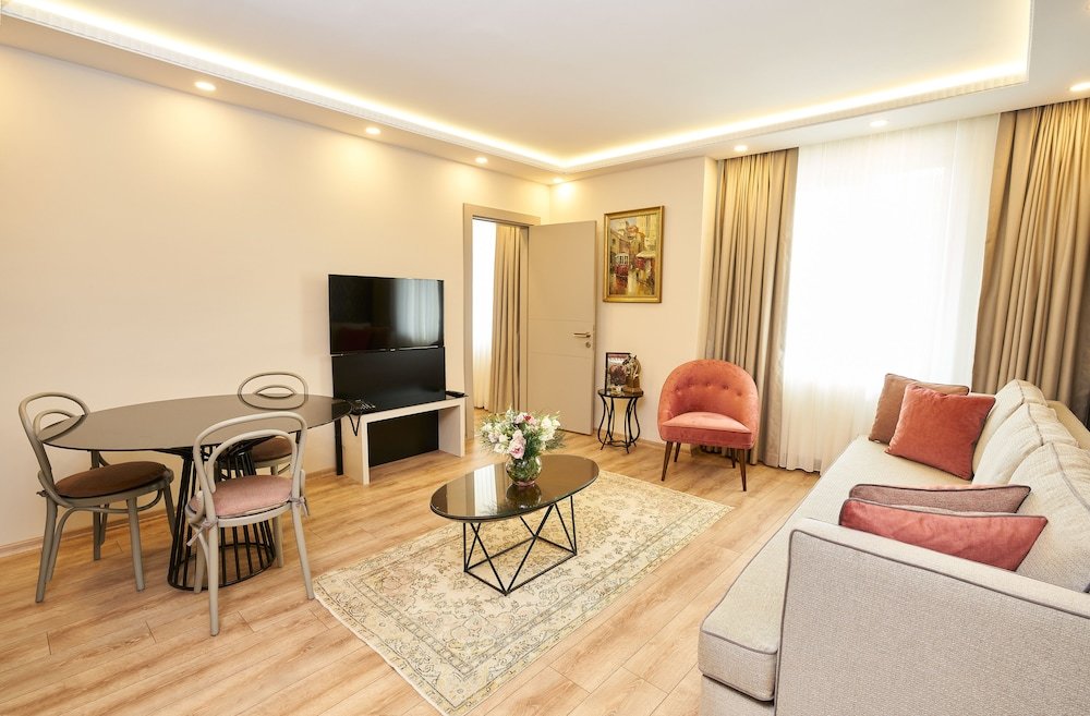 All Seasons Suites 13