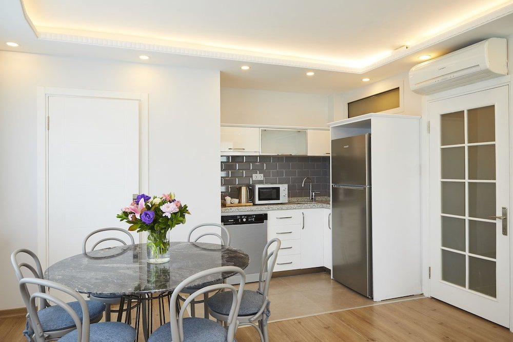 All Seasons Suites 15