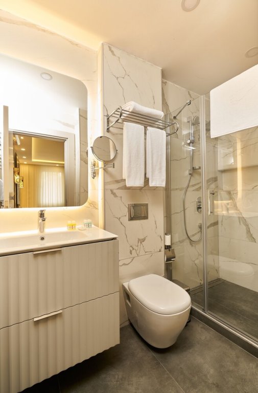 All Seasons Suites 16