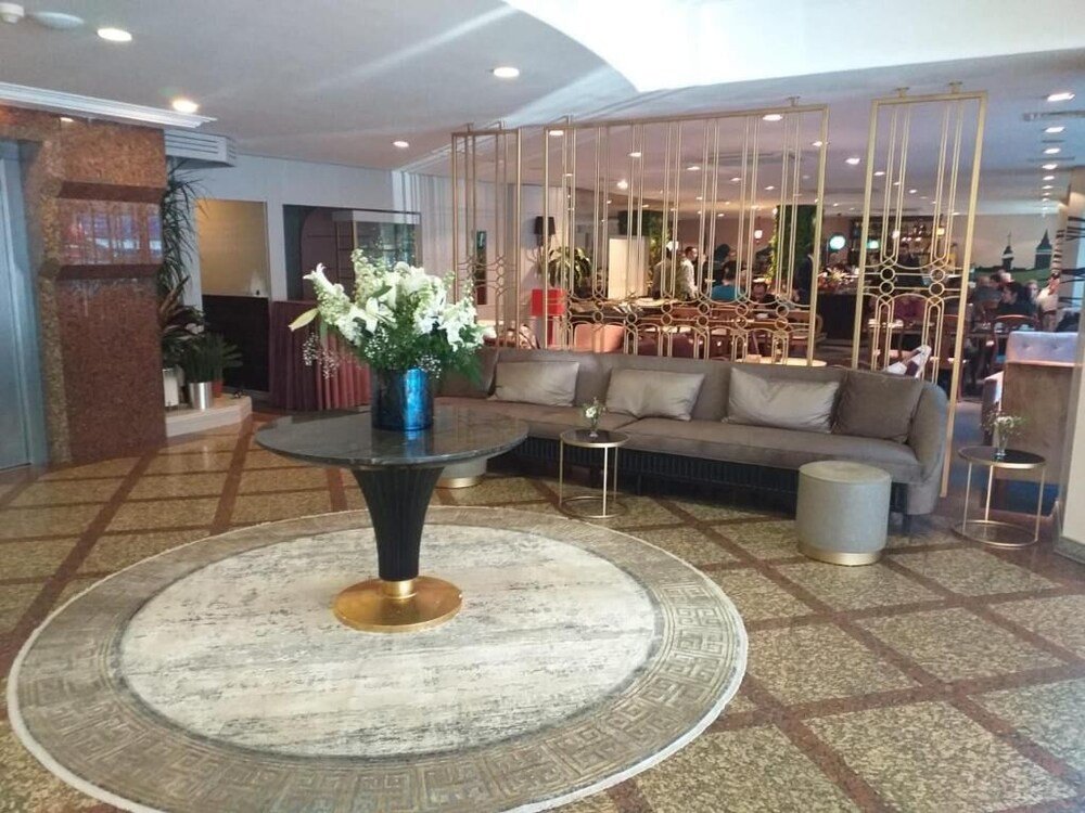 All Seasons Suites 5