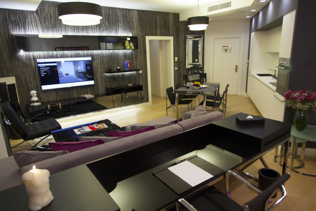 The Leos Residence 13