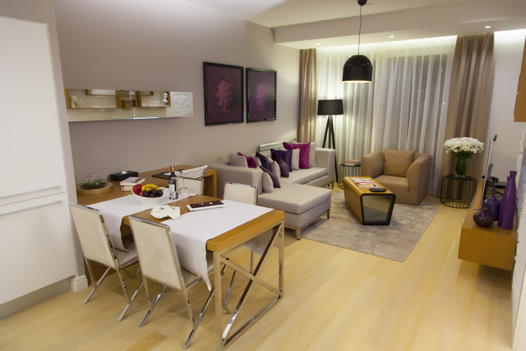 The Leos Residence 14