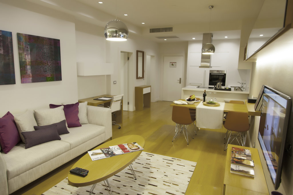 The Leos Residence 17