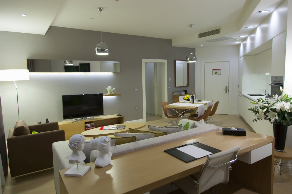 The Leos Residence 18