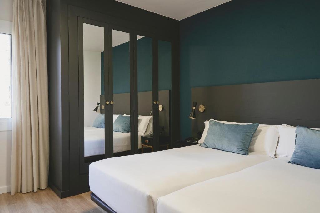 Arenas Atiram Hotels 13