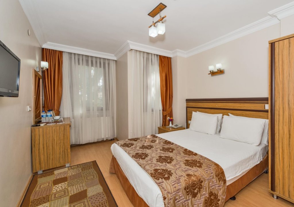 May Hotel 1