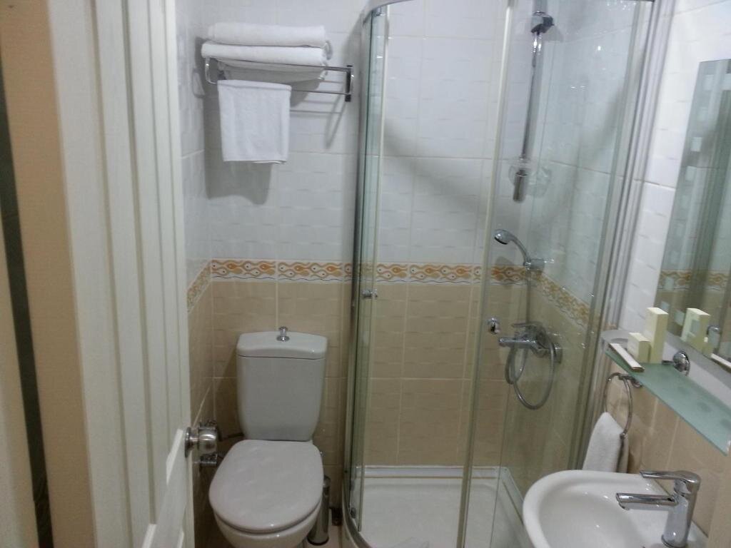 May Hotel 8