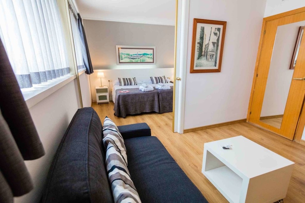 Aparthotel Atenea 11