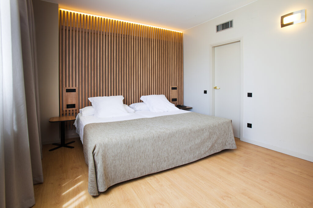 Aparthotel Atenea 2