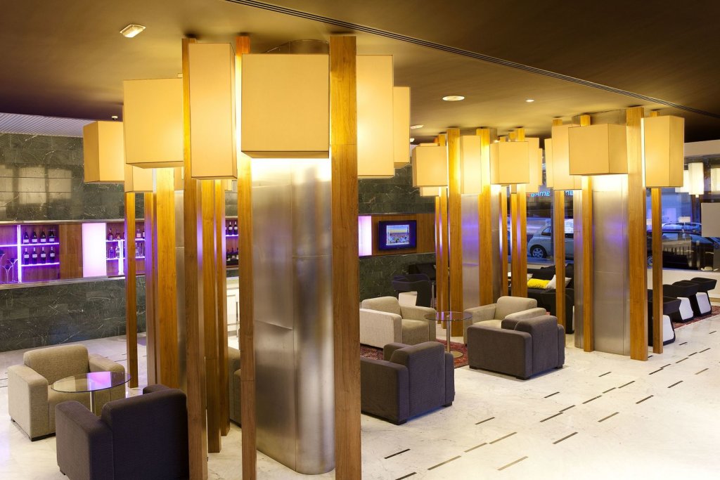 Aparthotel Atenea 21