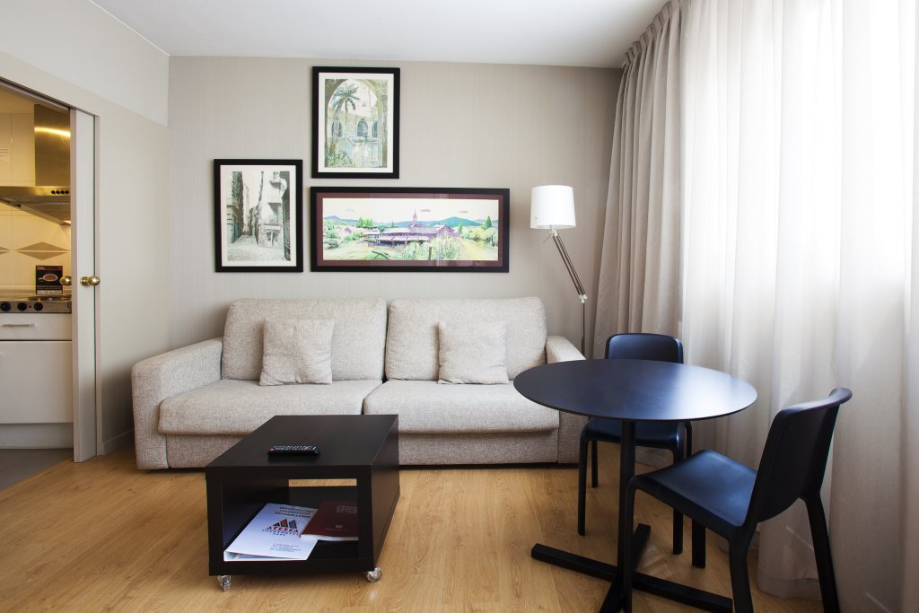 Aparthotel Atenea 3