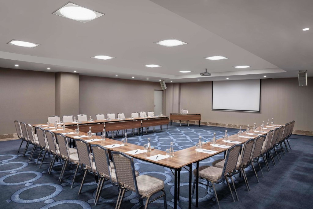 DoubleTree by Hilton Istanbul Esentepe 17