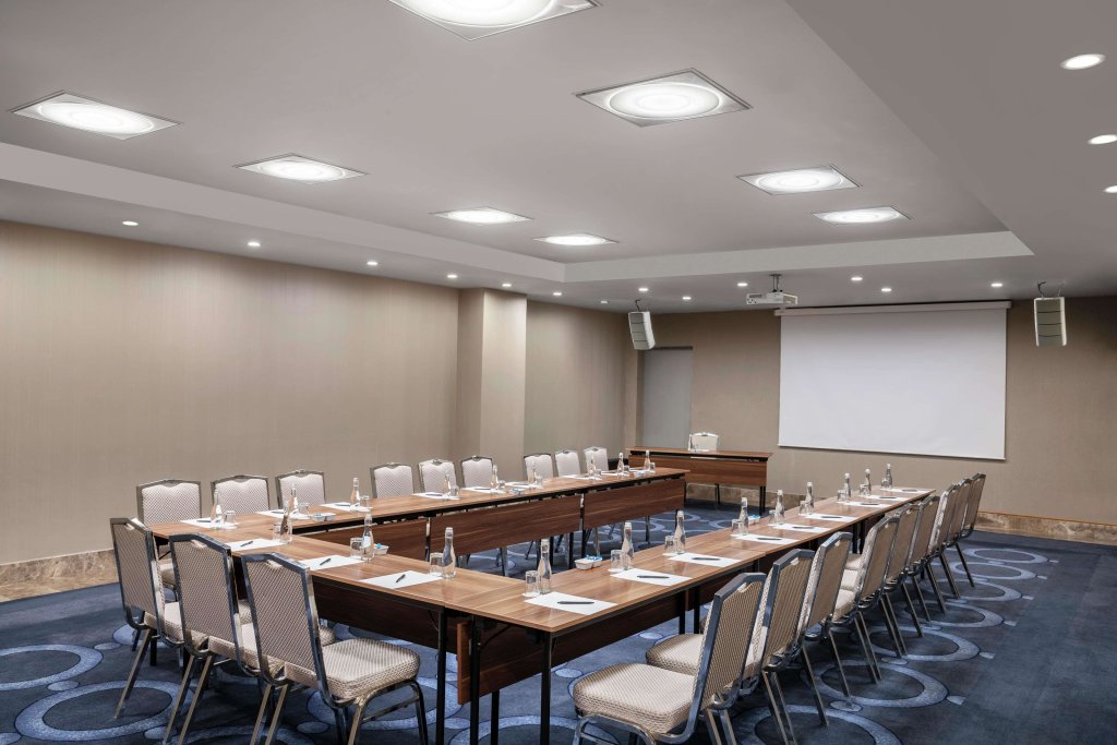 DoubleTree by Hilton Istanbul Esentepe 21