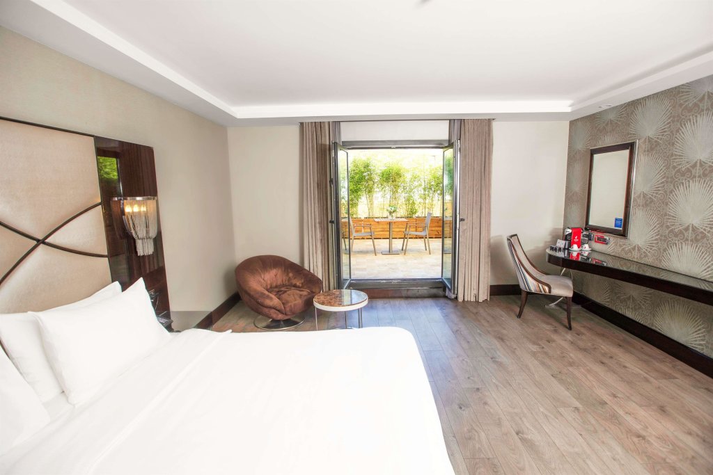 DoubleTree by Hilton Istanbul Esentepe 22