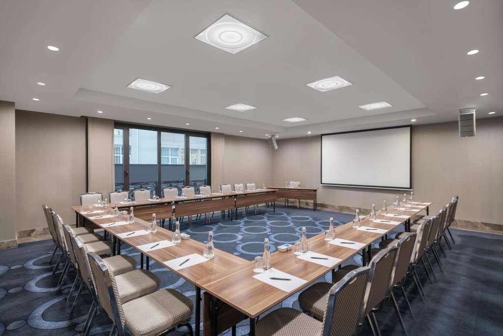 DoubleTree by Hilton Istanbul Esentepe 23