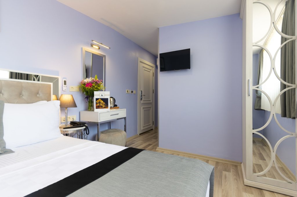 Primero Hotel 24
