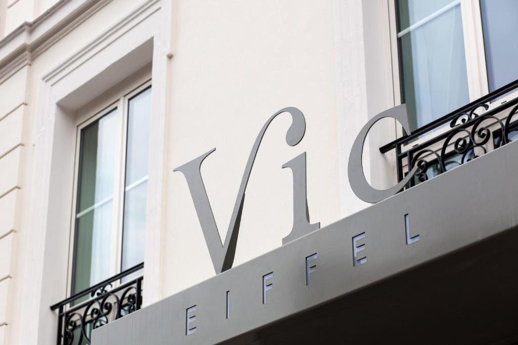 Vic Eiffel 4