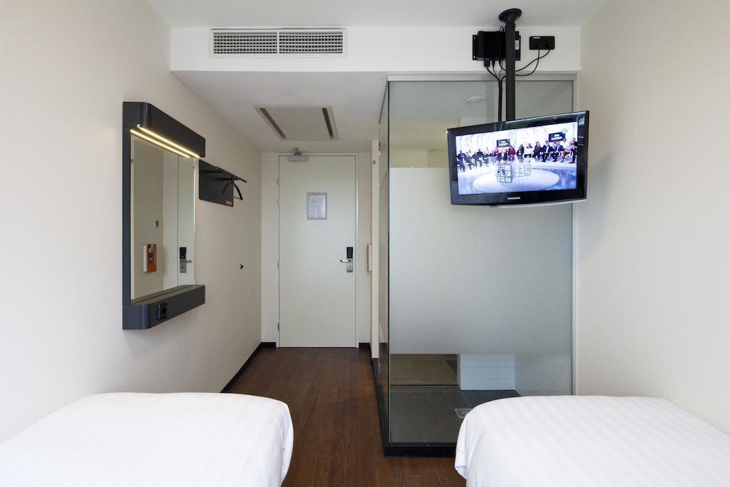 easyHotel Amsterdam City Centre South 15