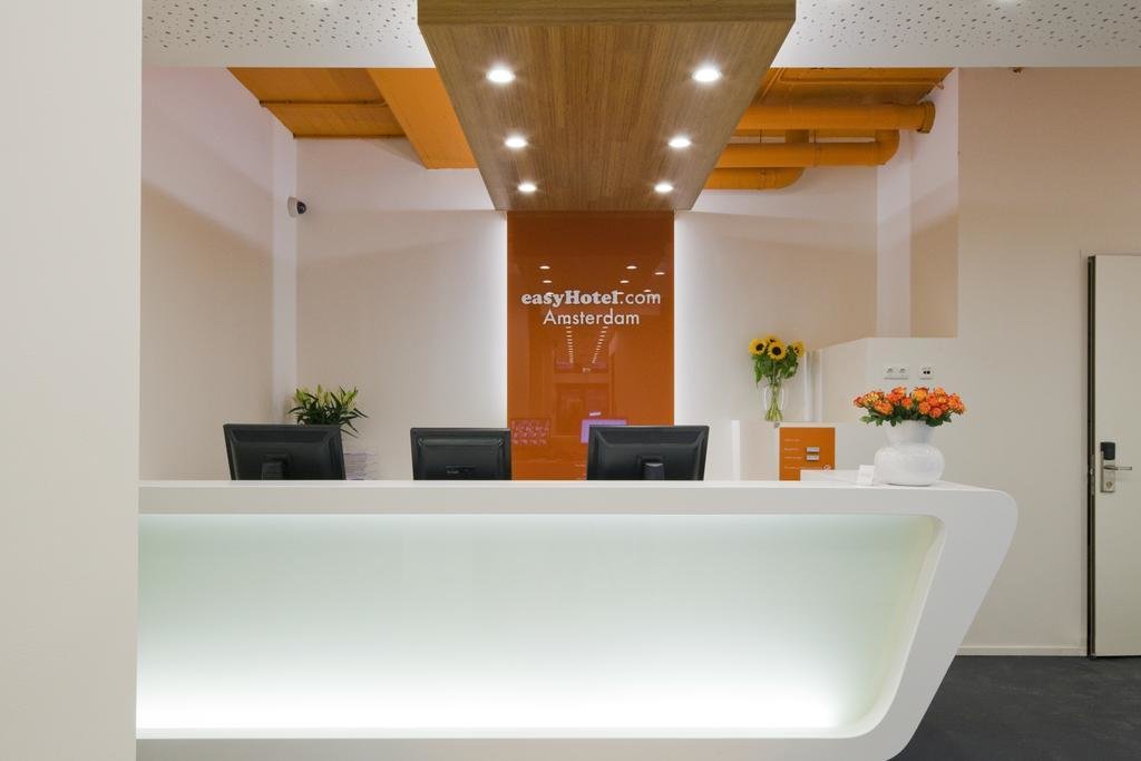 easyHotel Amsterdam City Centre South 18