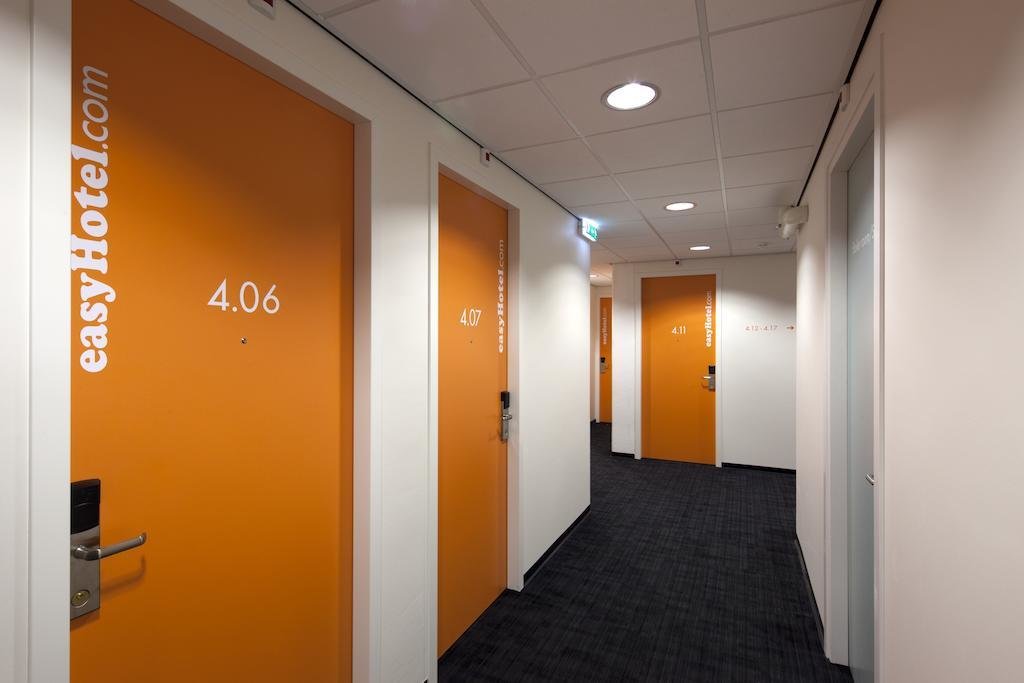 easyHotel Amsterdam City Centre South 19