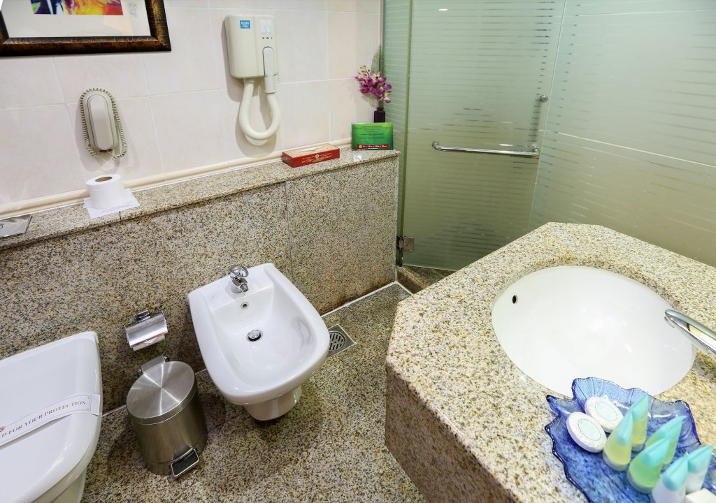 Ramee Royal Hotel 9
