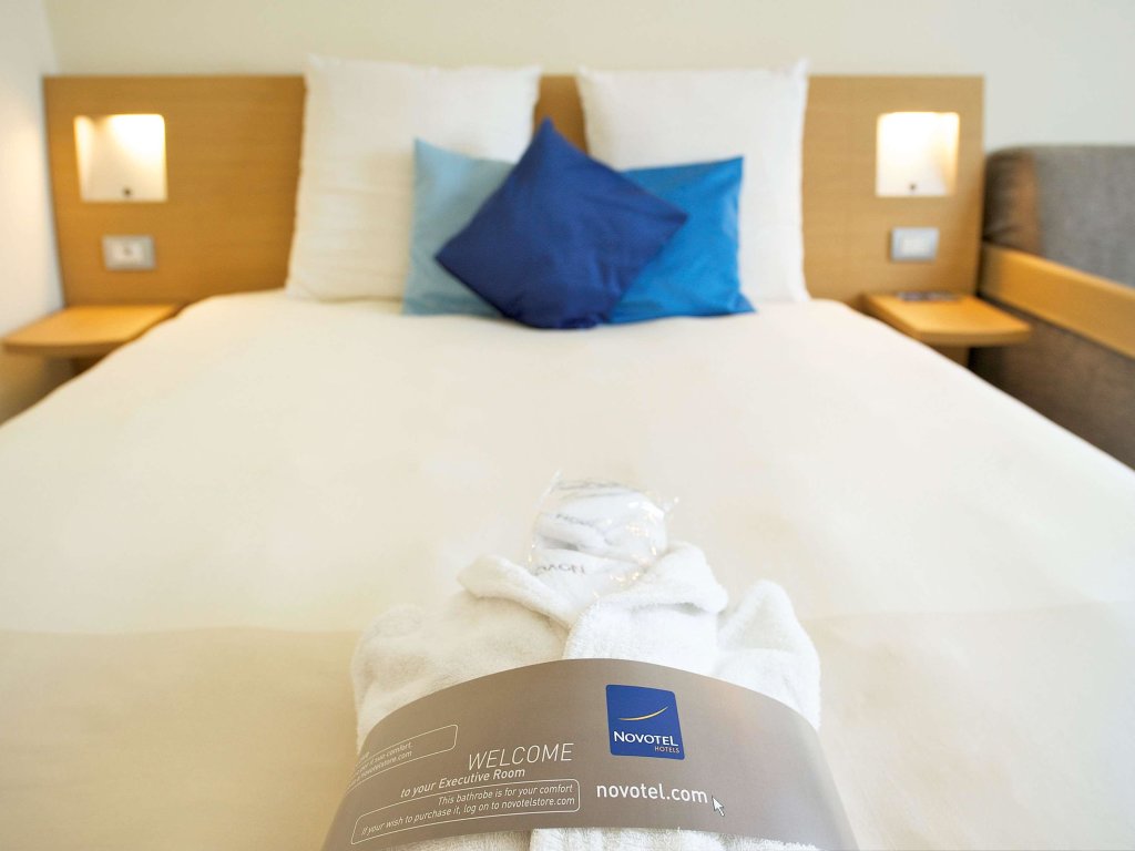 Novotel Paris Est 12