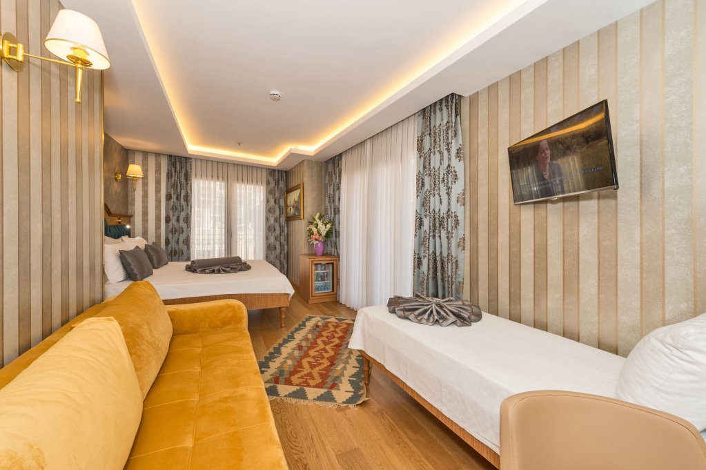 Aprilis Gold Hotel 4