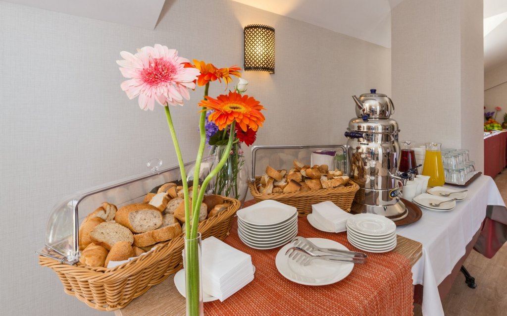 Aybar Hotel 11