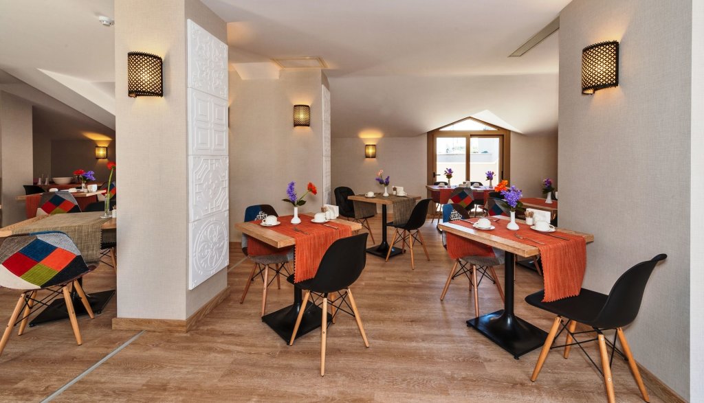 Aybar Hotel 13
