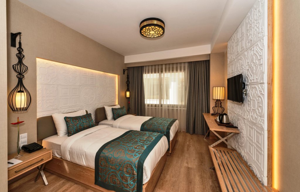 Aybar Hotel 21