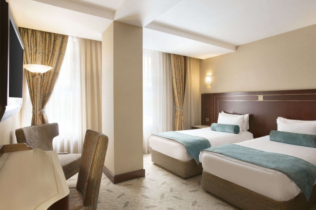 Crowne Plaza Istanbul - Old City, an IHG Hotel 4
