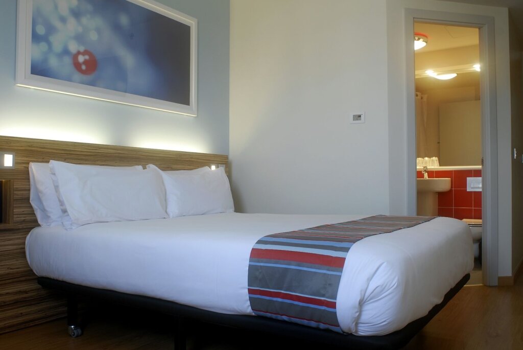 Travelodge Barcelona Poblenou 11