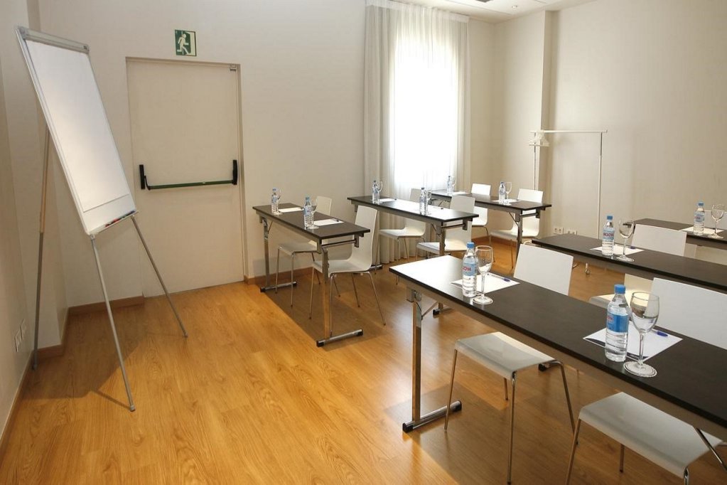 Travelodge Barcelona Poblenou 21