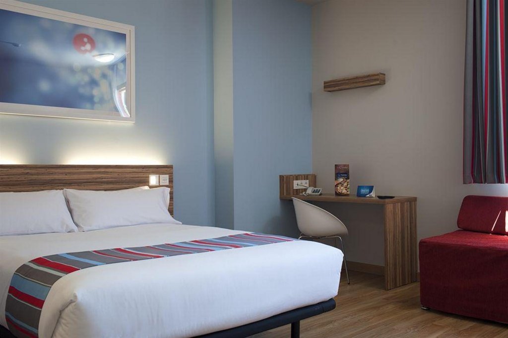 Travelodge Barcelona Poblenou 9