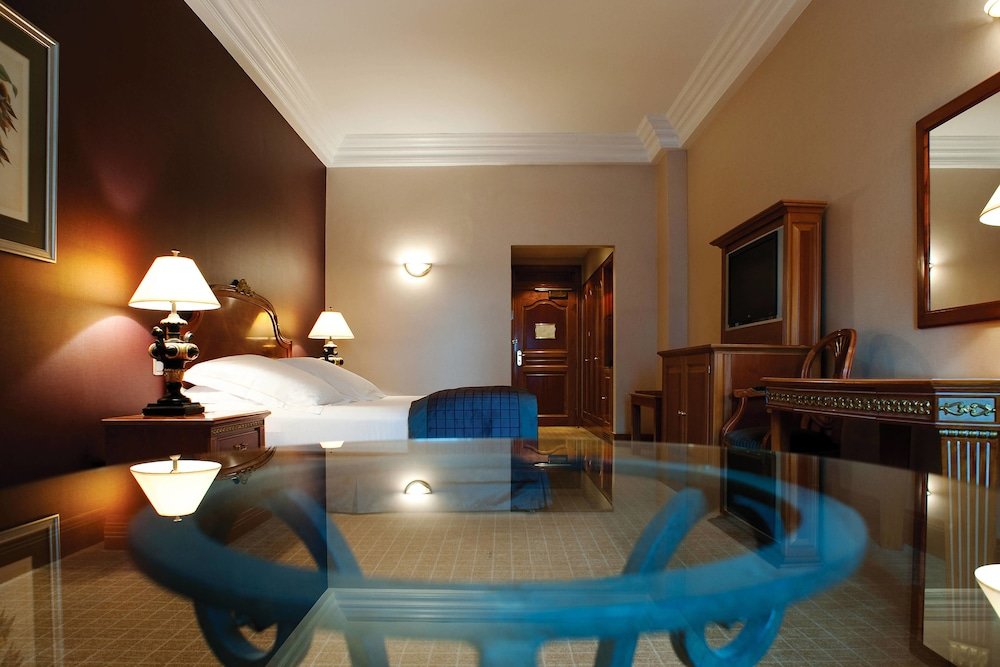Le Meridien Fairway 12