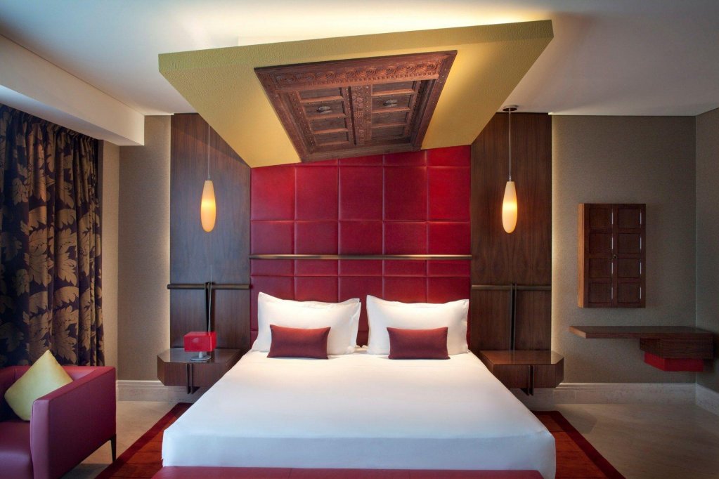 Jumeirah Creekside Hotel 12