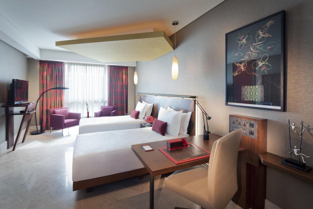 Jumeirah Creekside Hotel 14