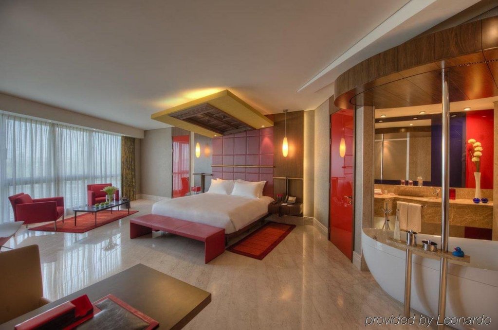 Jumeirah Creekside Hotel 7