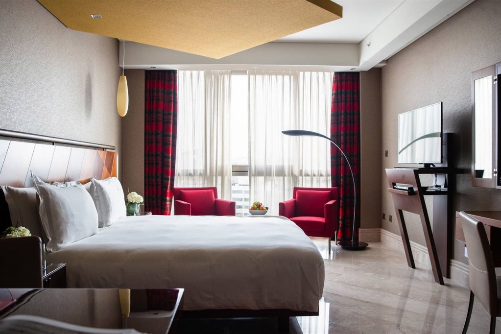 Jumeirah Creekside Hotel 8