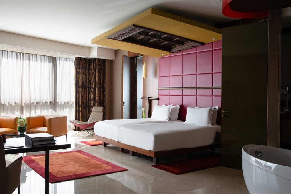 Jumeirah Creekside Hotel 9