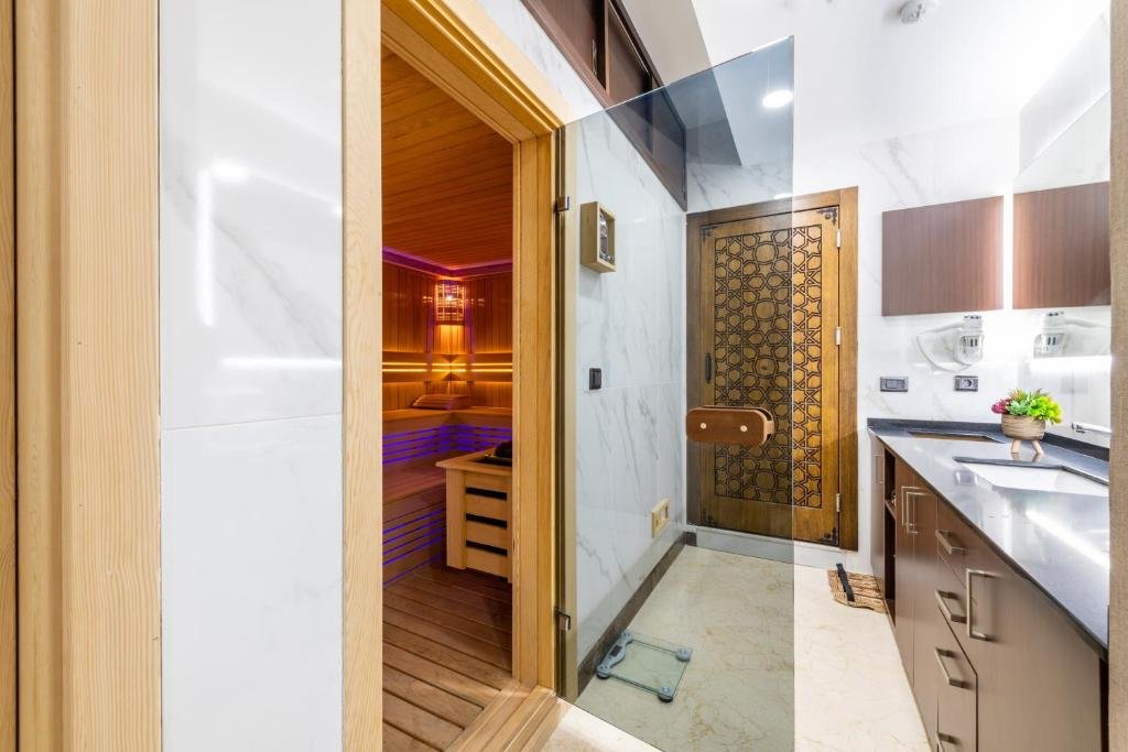 Aprilis Deluxe Hotel 17