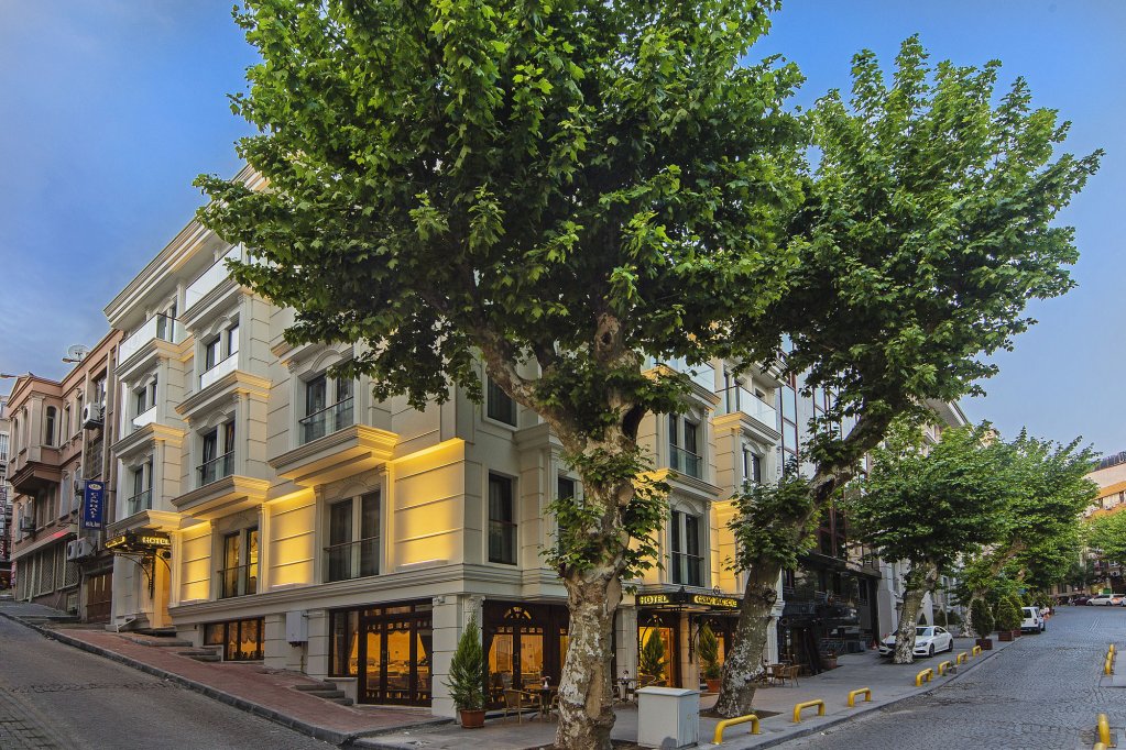 Grand Naki Hotel 1