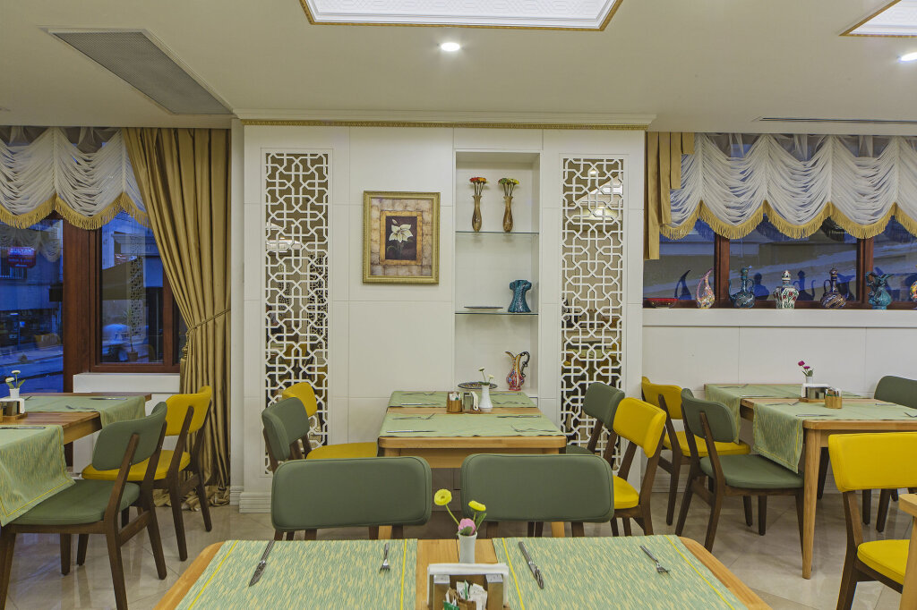Grand Naki Hotel 10