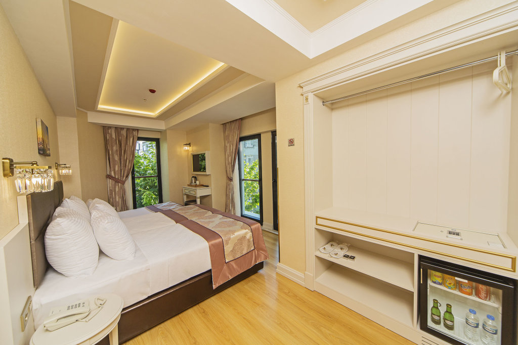 Grand Naki Hotel 4