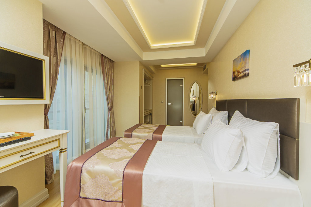Grand Naki Hotel 5