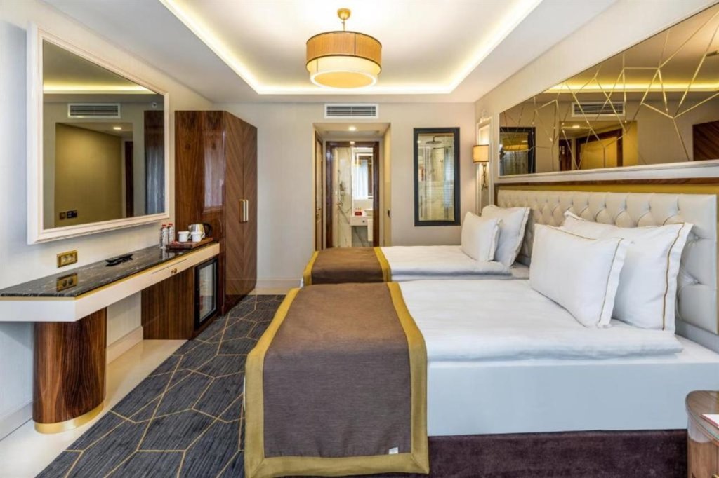 Beethoven Senfoni Hotel 11