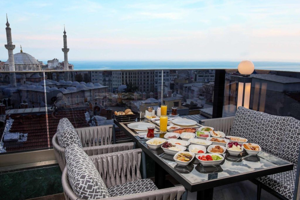 Beethoven Senfoni Hotel 4