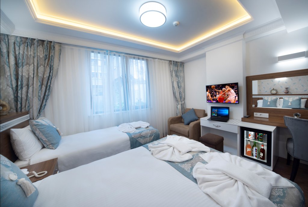 Lika Hotel 22